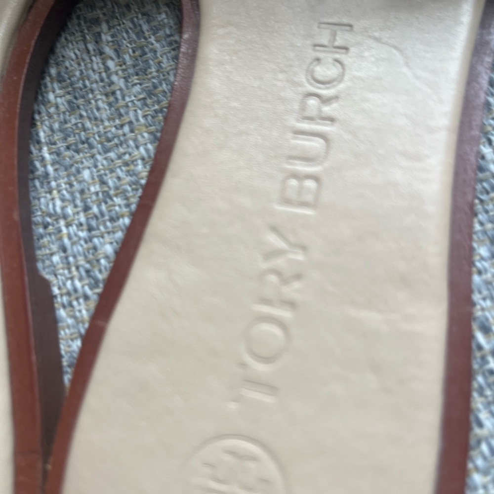 Tory Burch Gold Logo Cream leather Slides  size 8.5 - Picture 6 of 9